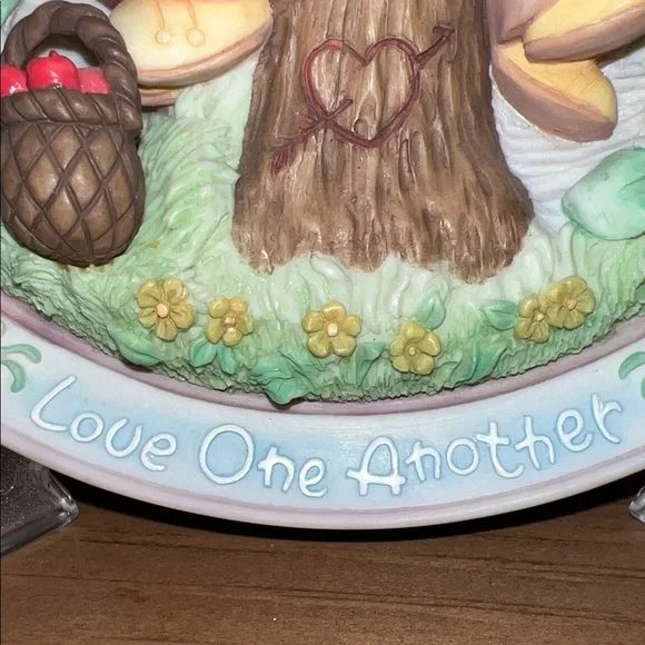 Precious Moments Love One Another Plate - Enesco - Picture 4 of 16